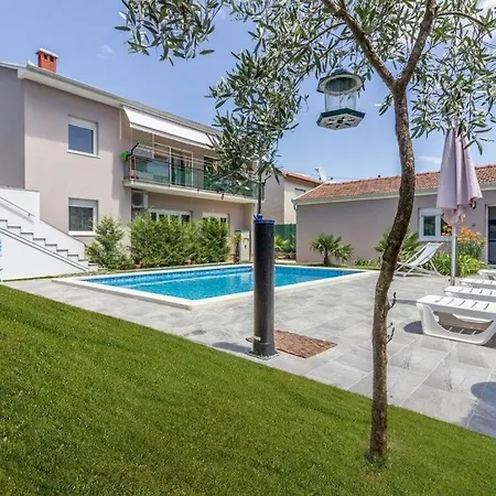 Holiday home Pjacal Ii Mit Privatem Pool In *